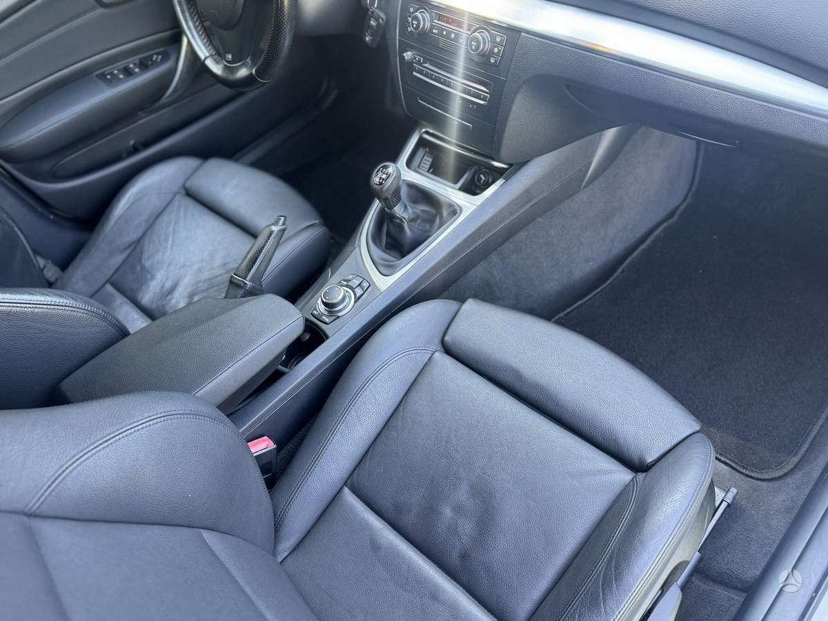 BMW 118, 2.0 l., hatchback