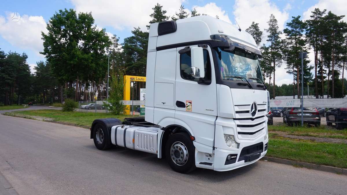 Mercedes-Benz Actros 1845, double sleeper
