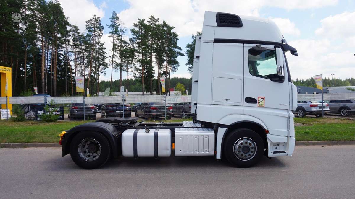 Mercedes-Benz Actros 1845, double sleeper