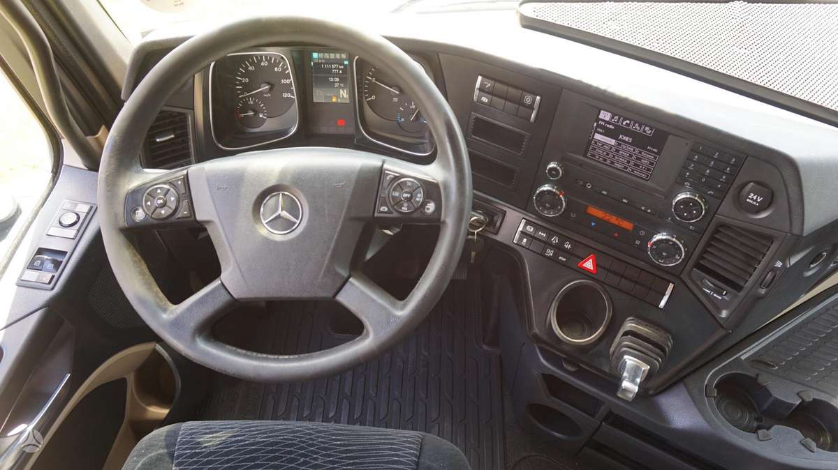 Mercedes-Benz Actros 1845, double sleeper