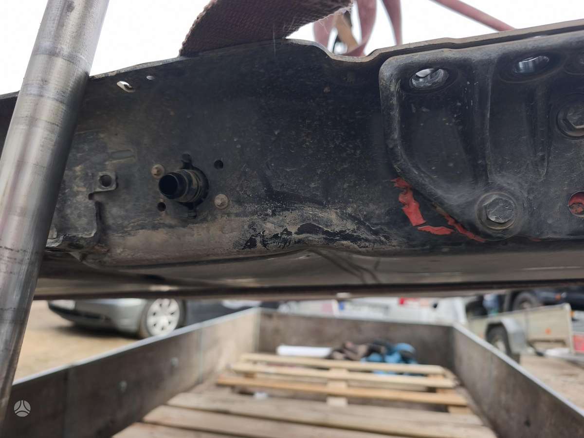 Tesla Model 3 elektros sistemos dalys