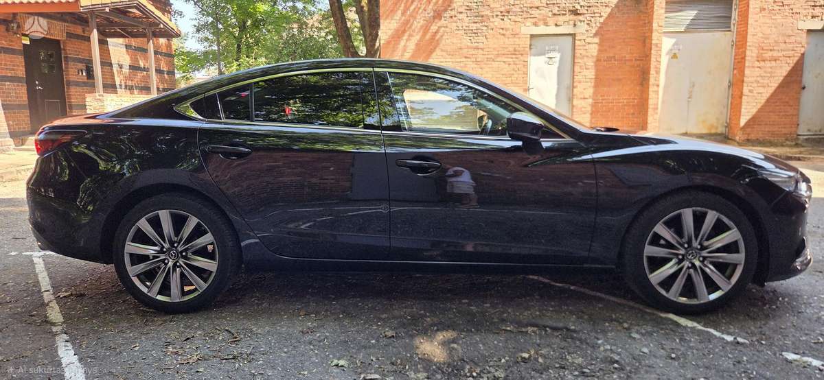 Mazda 6, 2.2 l., Седан