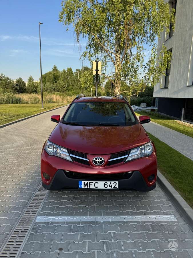 Toyota RAV4 - 1