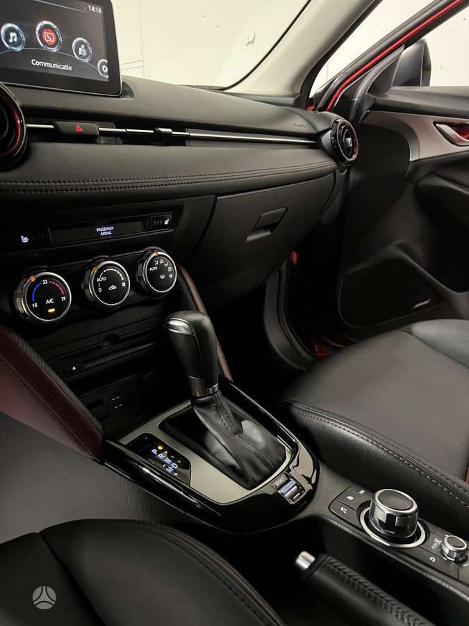 Mazda CX-3, 2.0 l., off-road / crossover