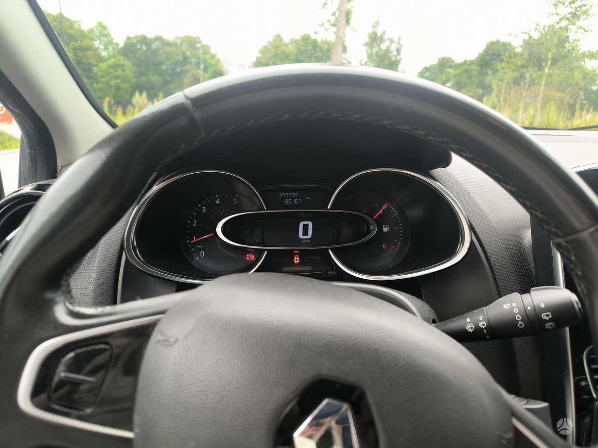 Renault Clio - 10