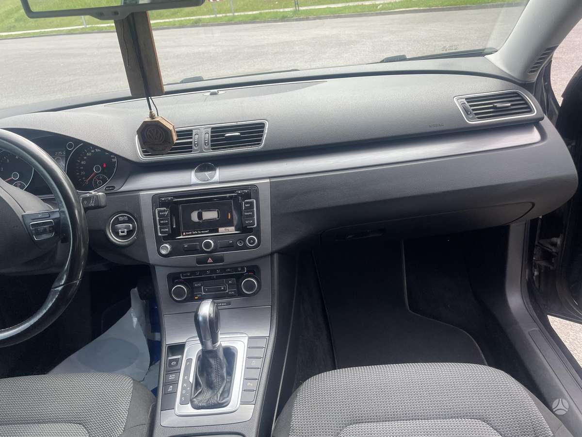 Volkswagen Passat - 5