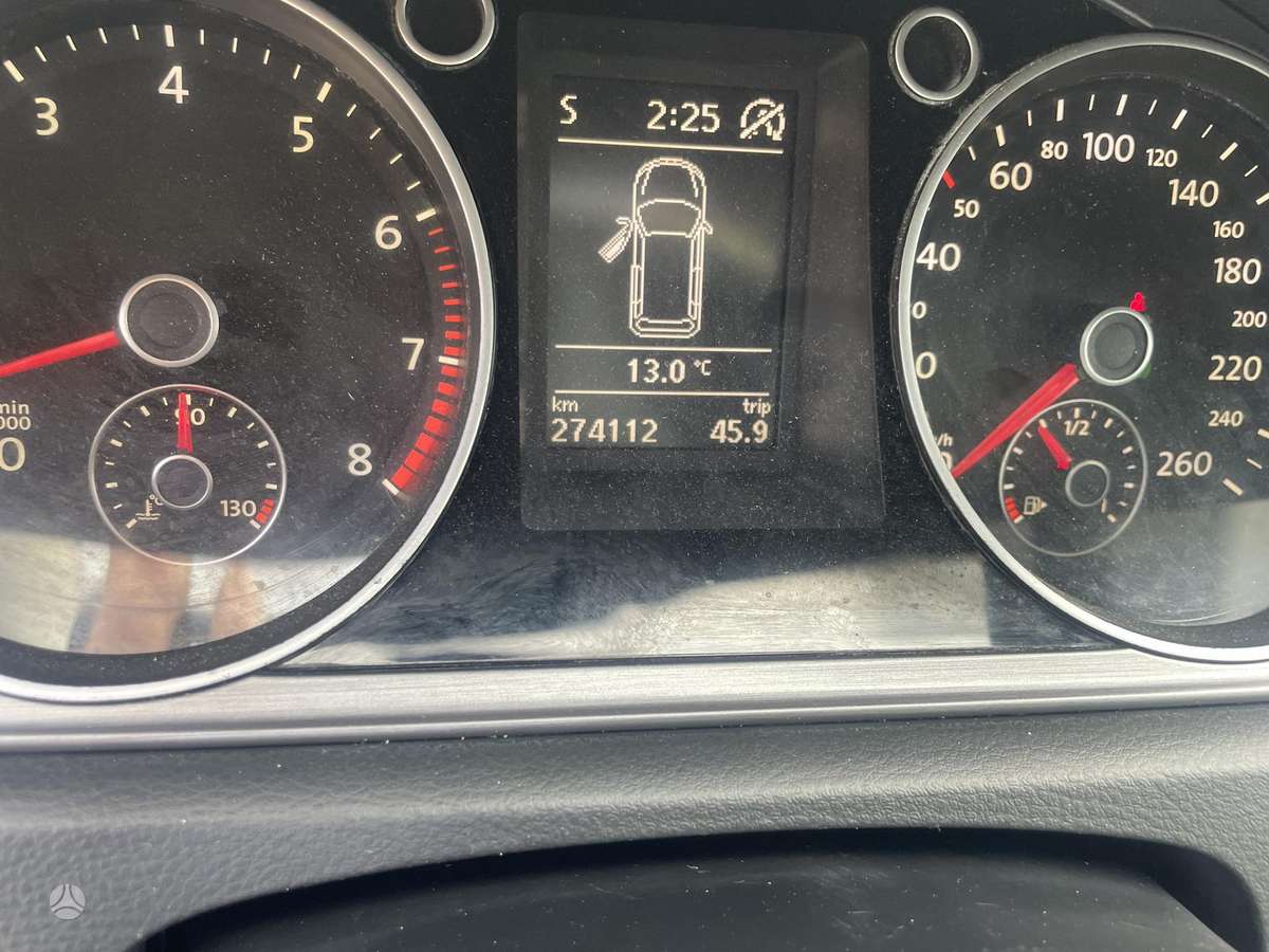 Volkswagen Passat - 8
