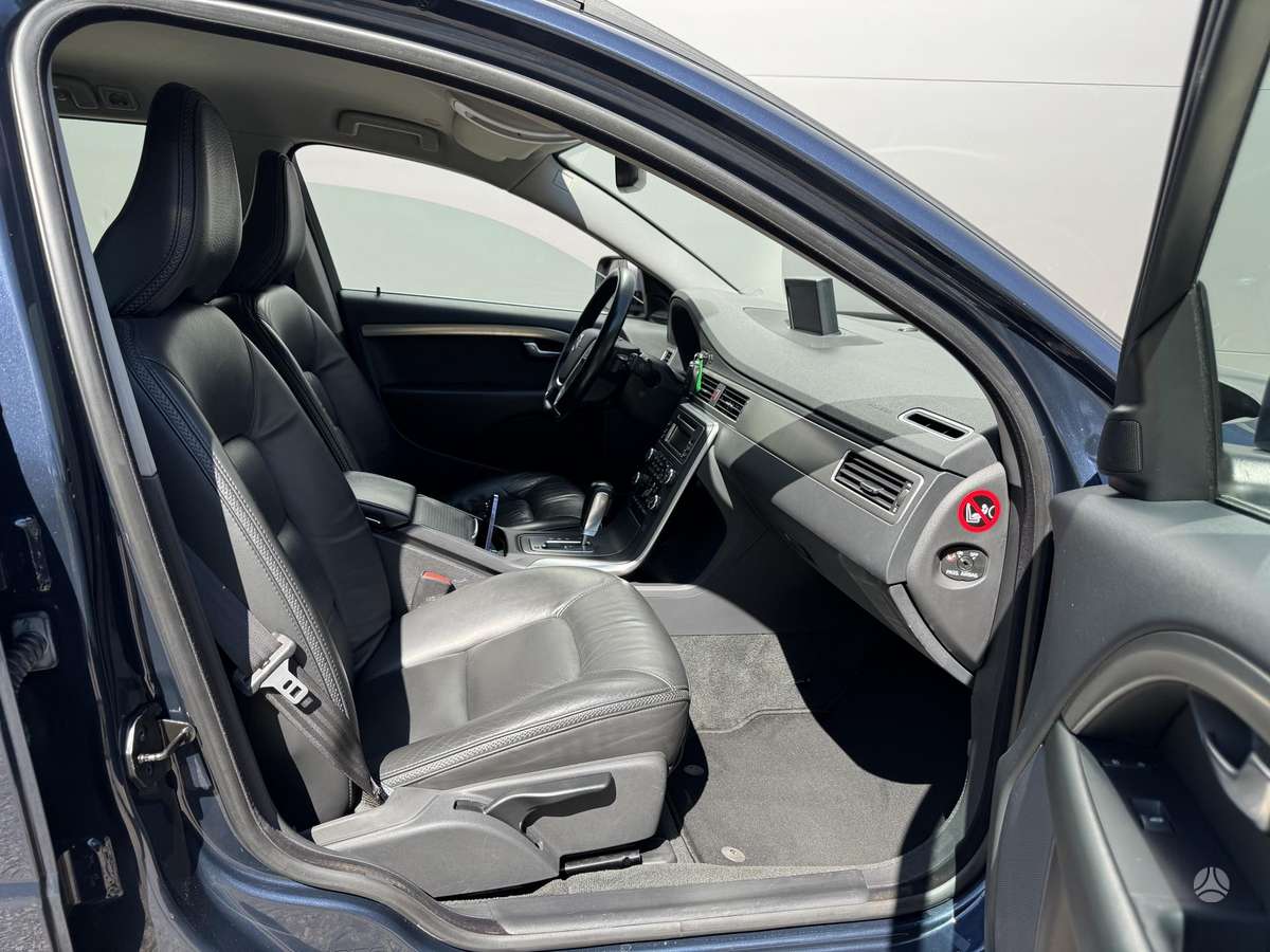 Volvo XC70, 2.0 l., Универсал