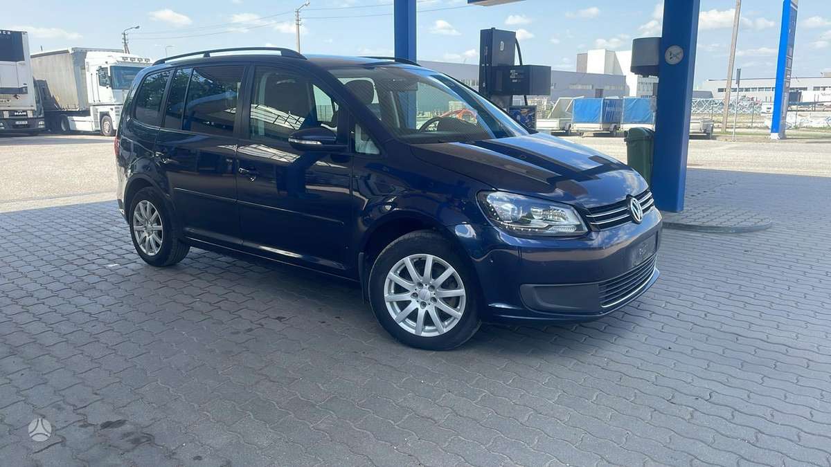 Volkswagen Touran - 1