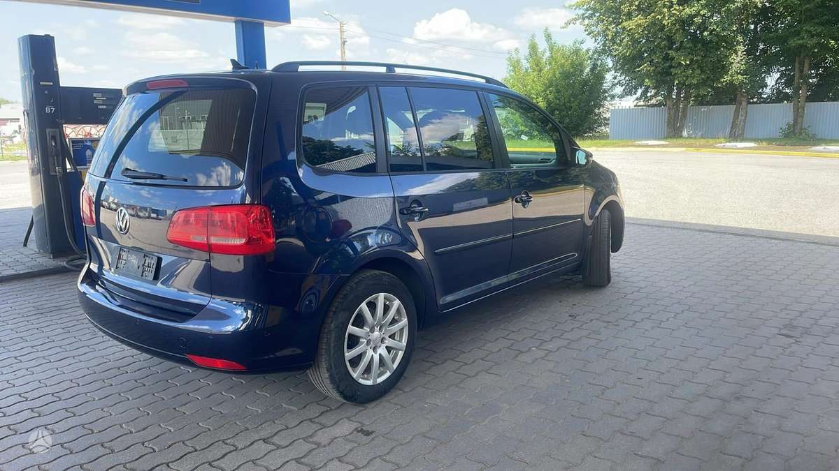 Volkswagen Touran - 4