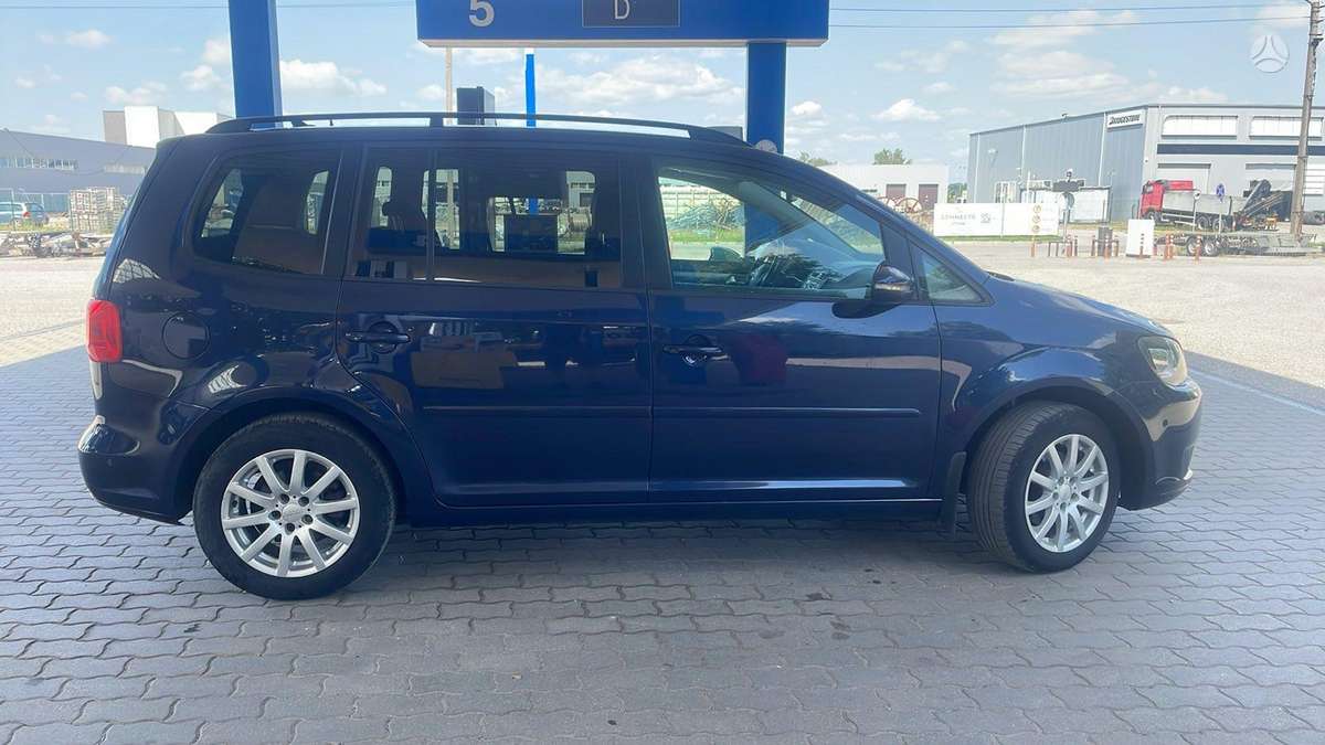 Volkswagen Touran - 5