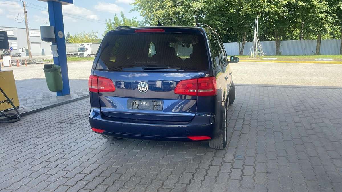Volkswagen Touran - 6