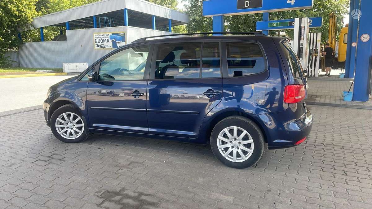 Volkswagen Touran - 8