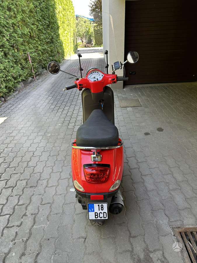 Piaggio Vespa 49cc, scooters / mopeds