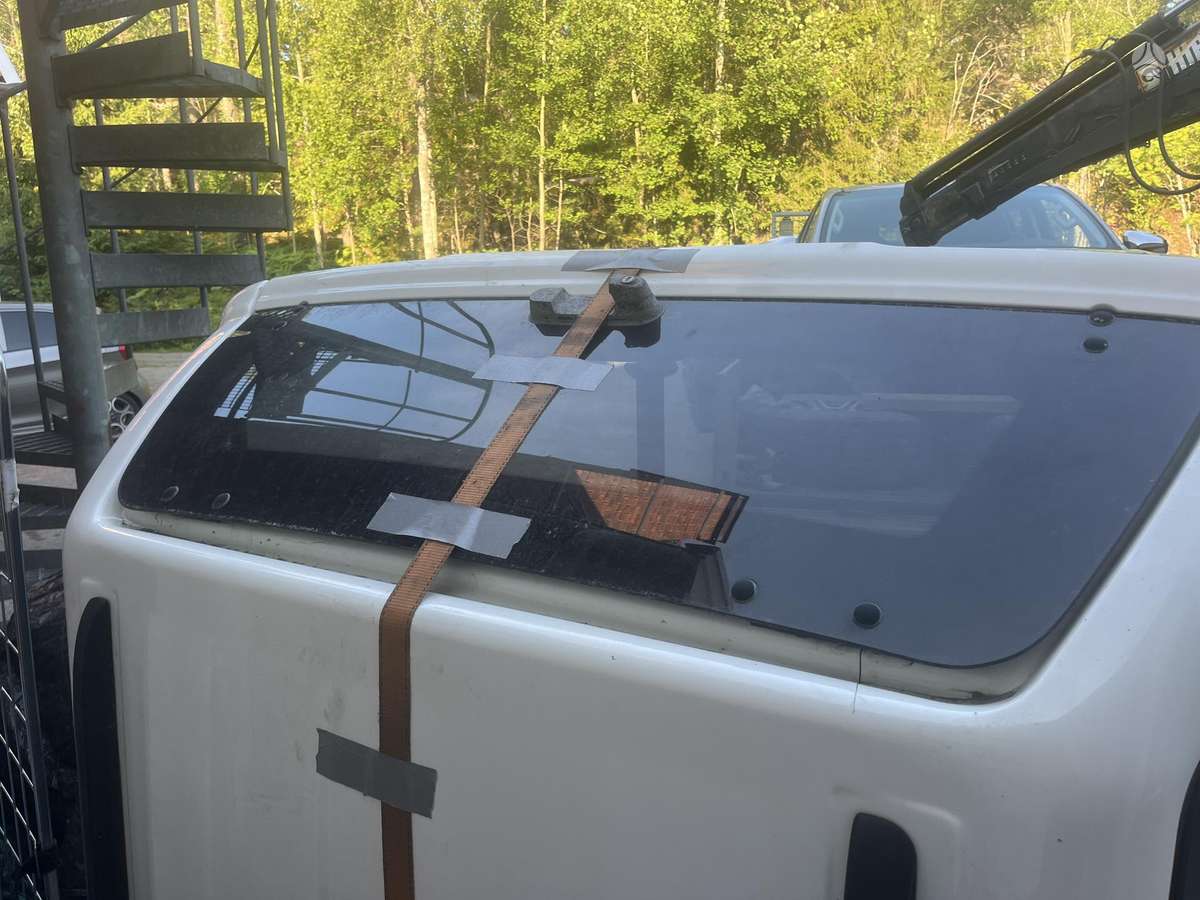 Toyota Hilux детали кузова