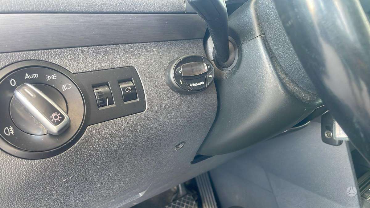 Volkswagen Touran - 11