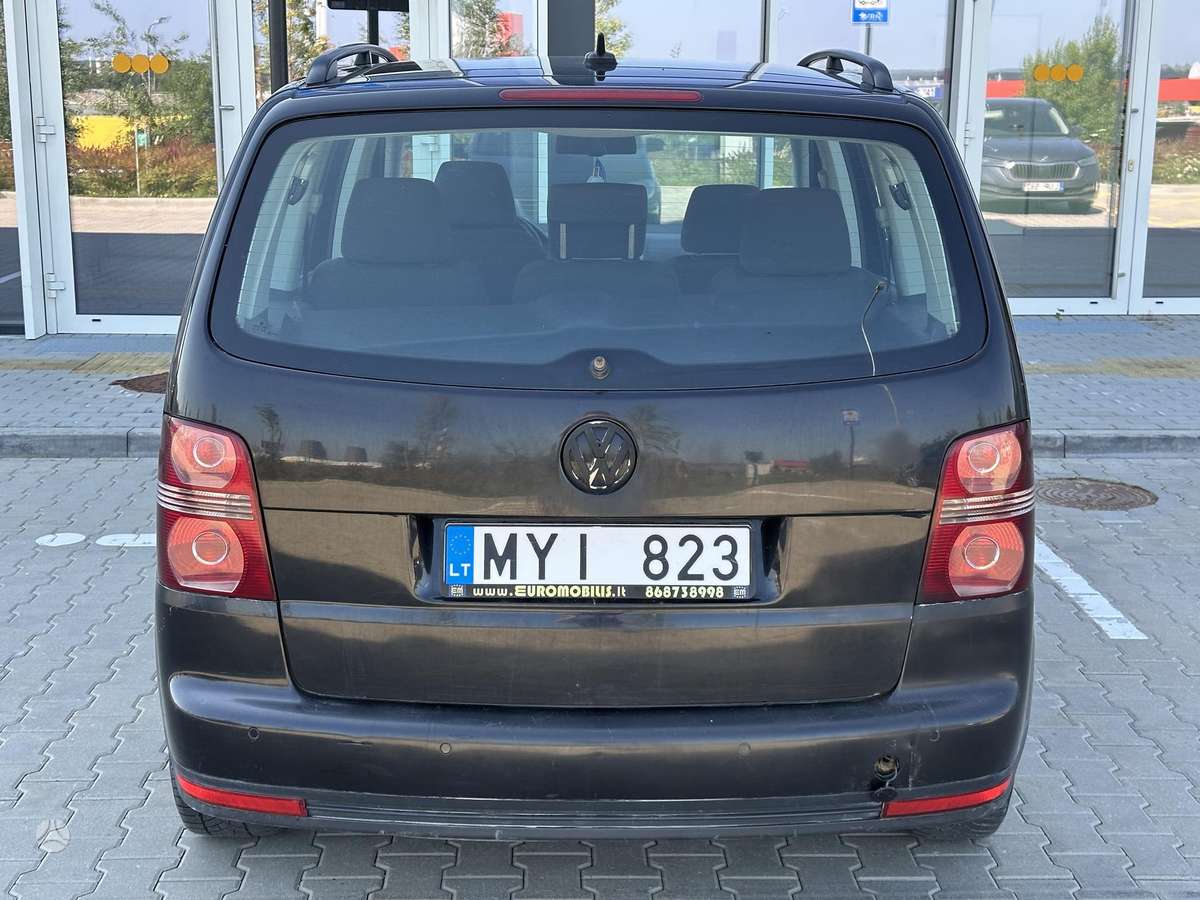 Volkswagen Touran - 5