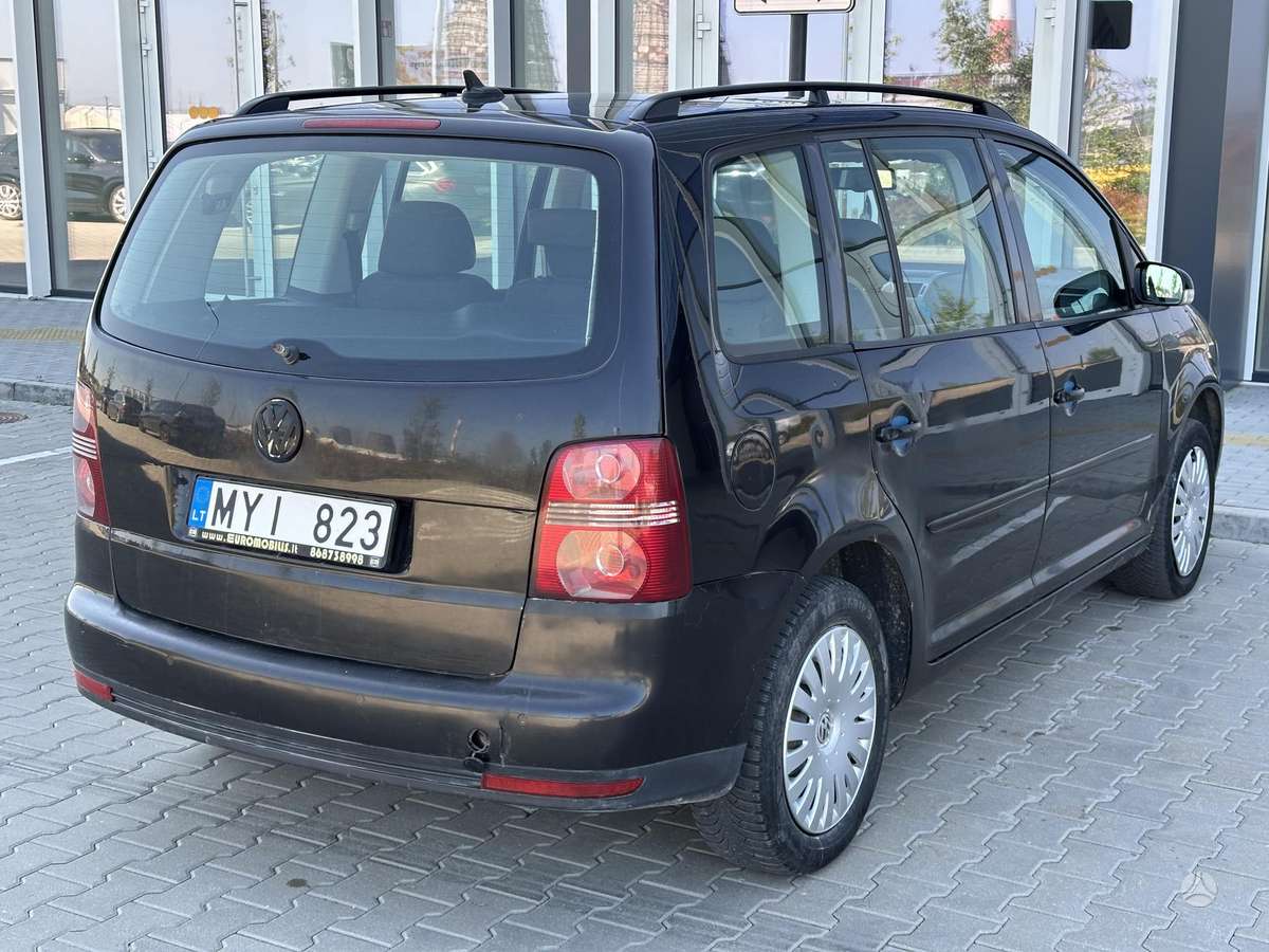 Volkswagen Touran - 6