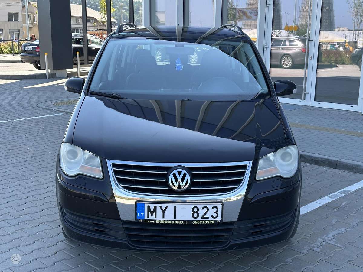Volkswagen Touran - 2