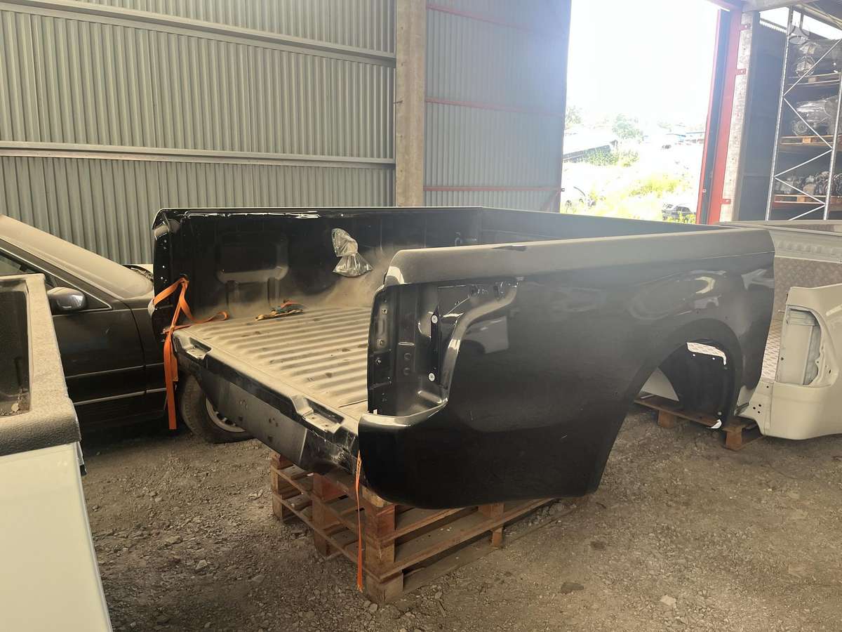 Mitsubishi L200 kėbulo dalys