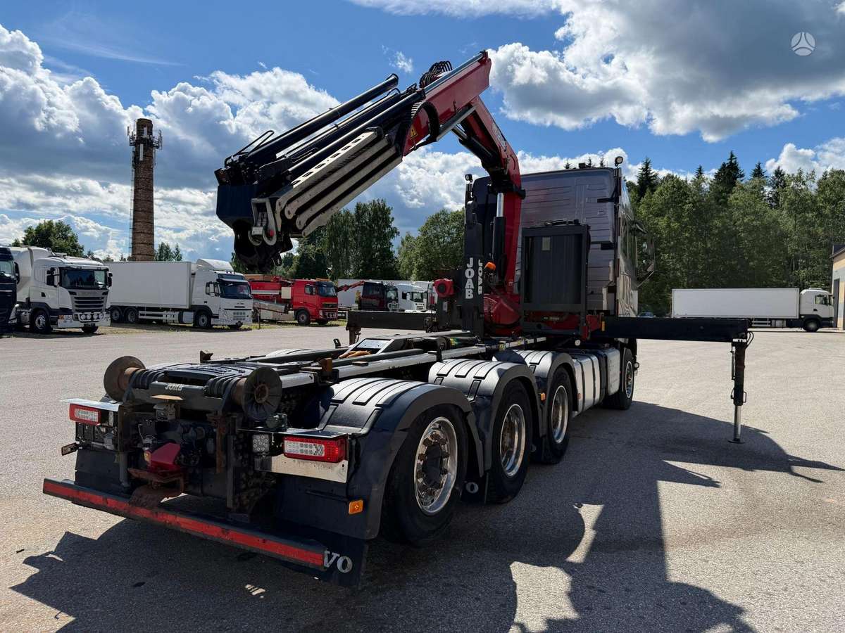 Volvo FH540, su kranu