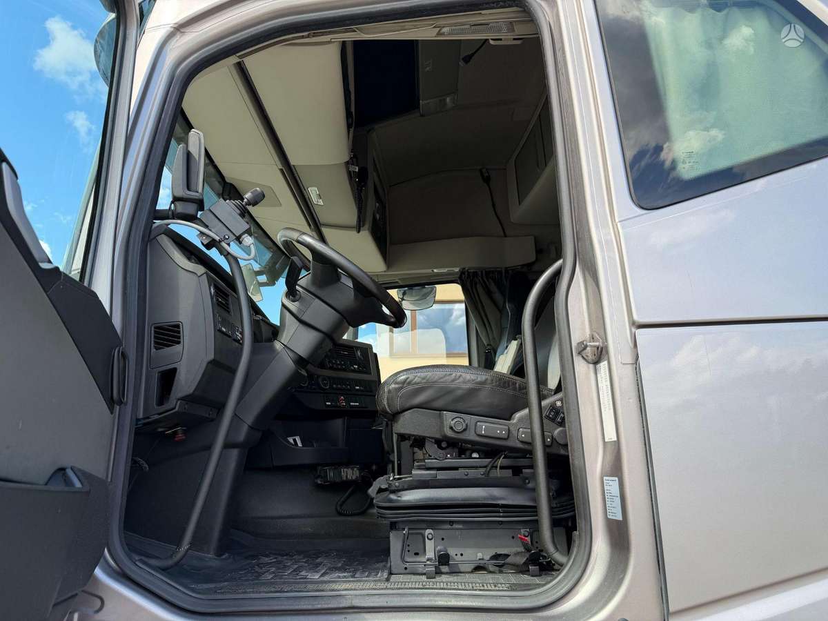 Volvo FH540, с краном