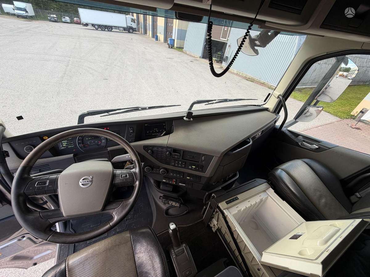Volvo FH540, crane trucks