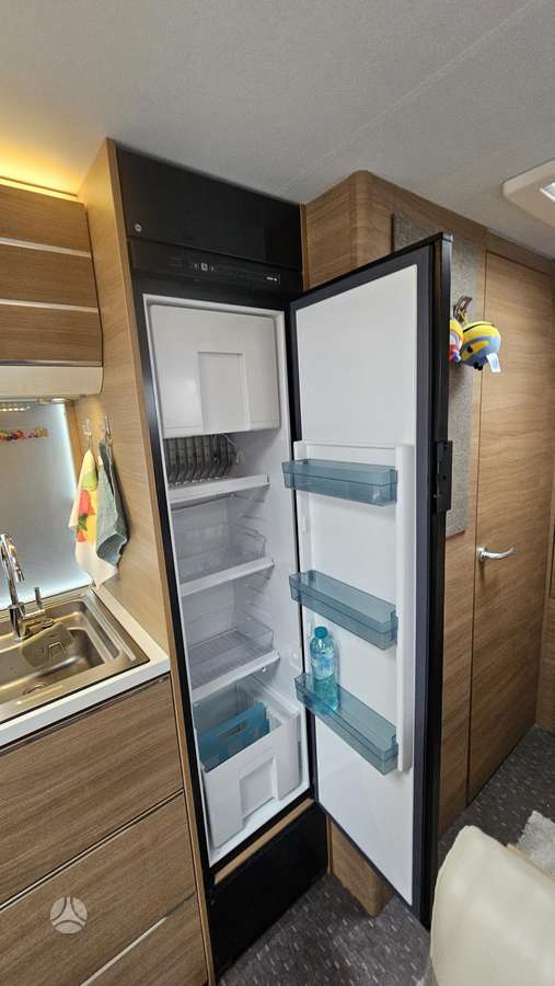 Adria 573pt, prikabinami nameliai