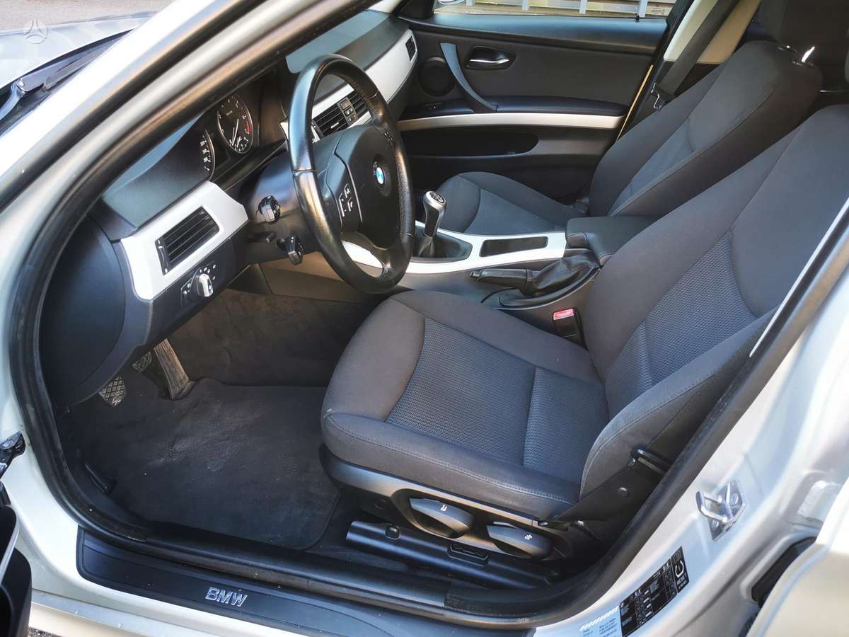 BMW 318, 2.0 l., wagon