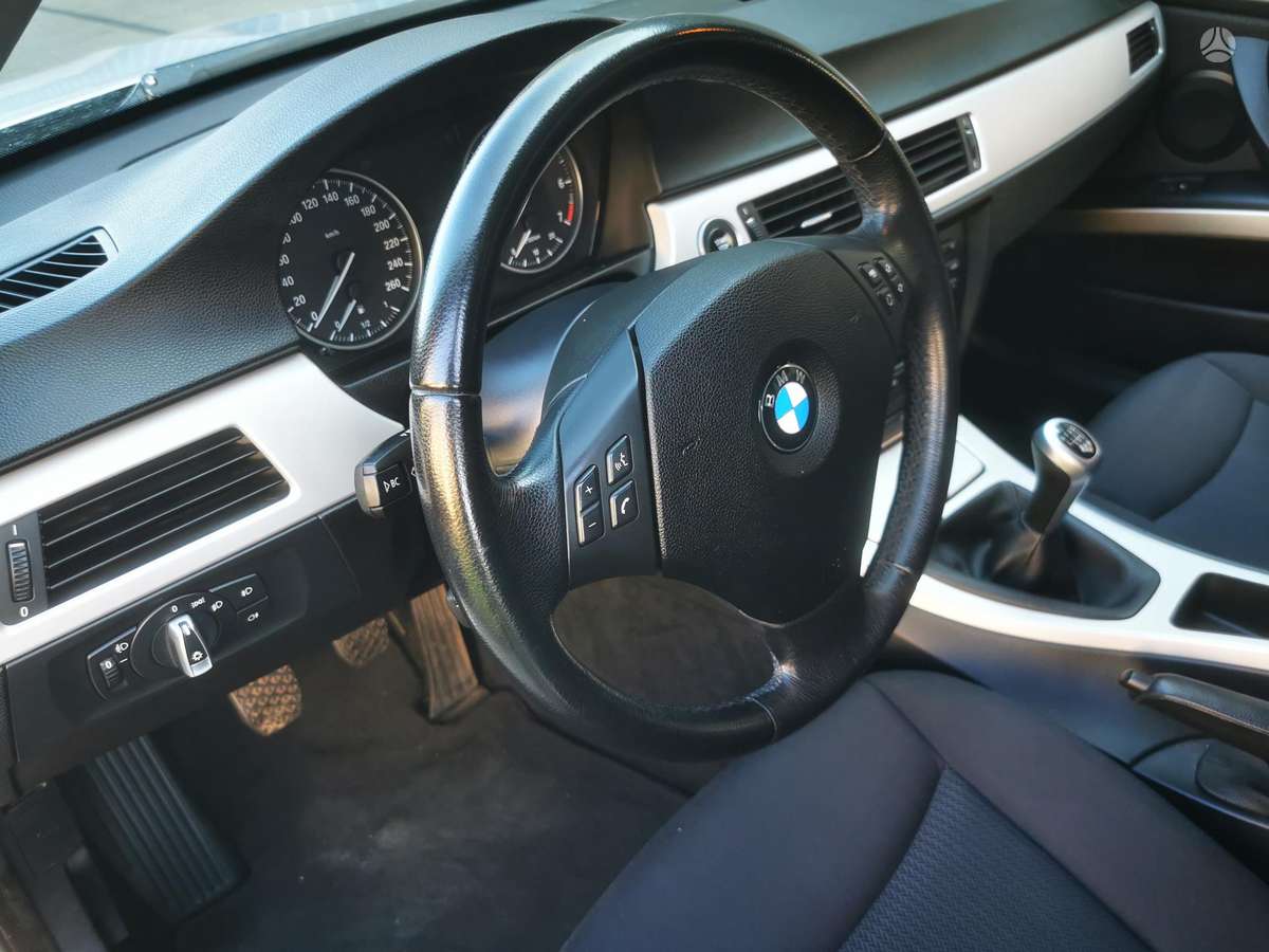 BMW 318, 2.0 l., wagon
