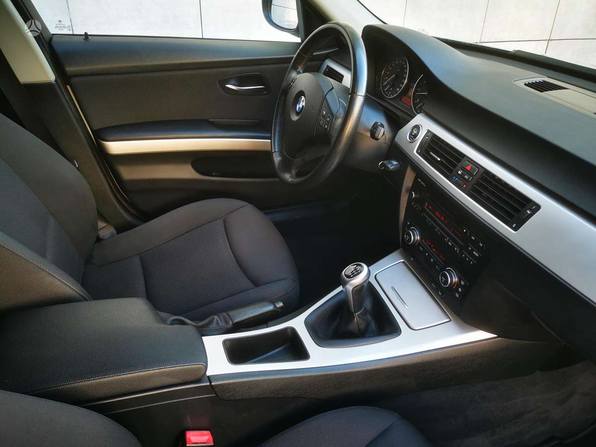 BMW 318, 2.0 l., wagon