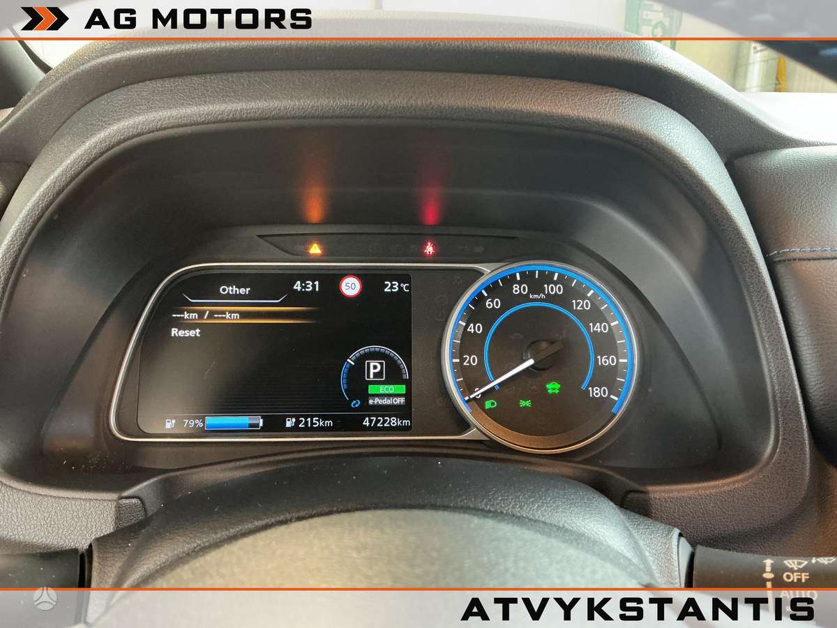 Nissan Leaf, 40 кВт·ч, Хэтчбек