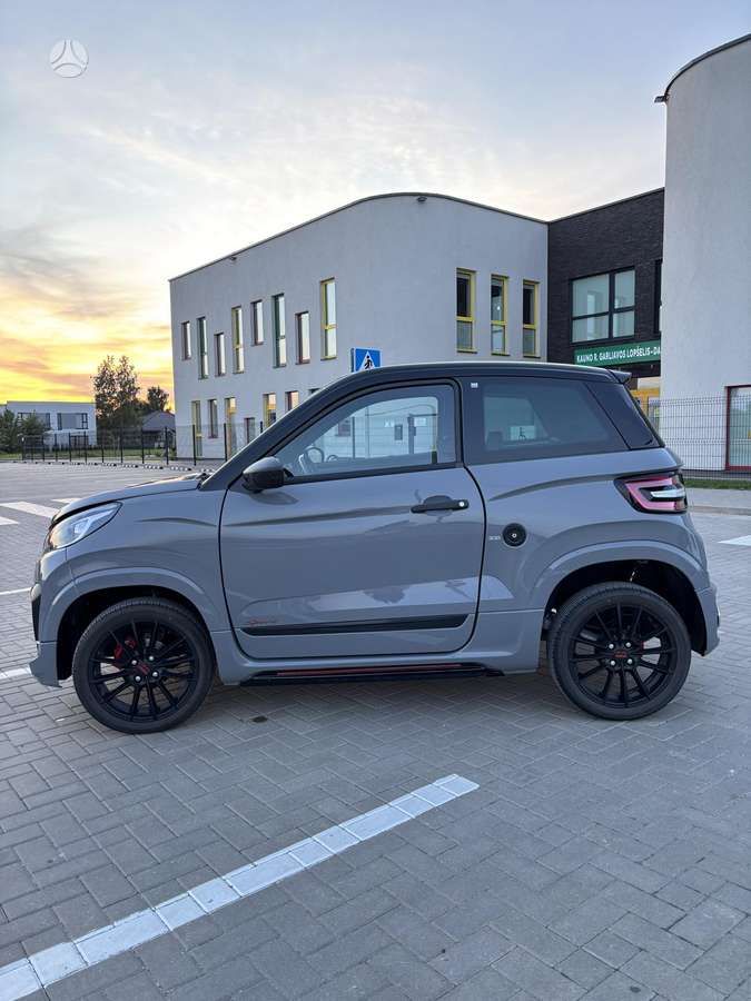 Ligier JS60, 0.5 l., hatchback