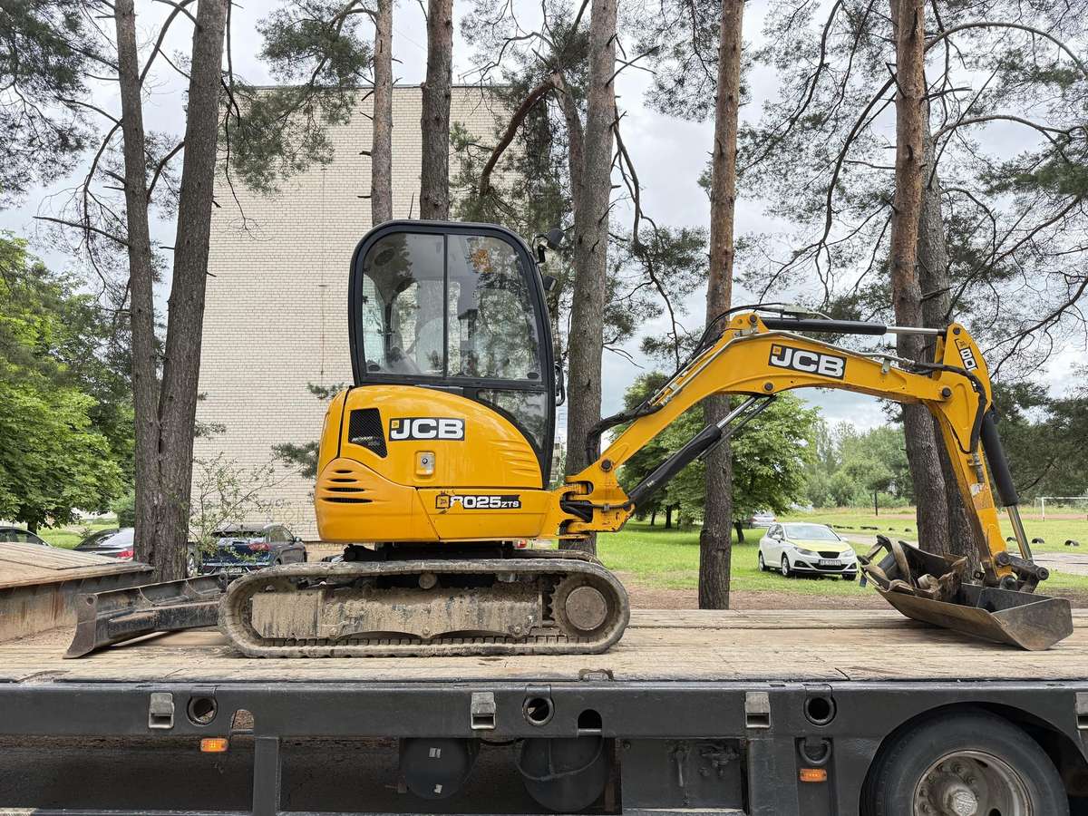 JCB 8025 ZTS , 3 Ton, мини-экскаваторы