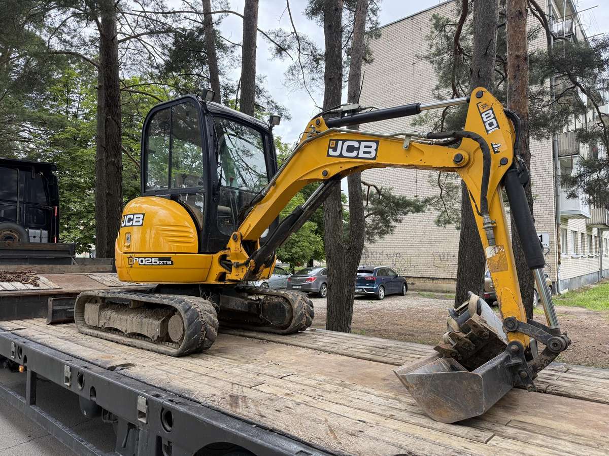 JCB 8025 ZTS , 3 Ton, мини-экскаваторы