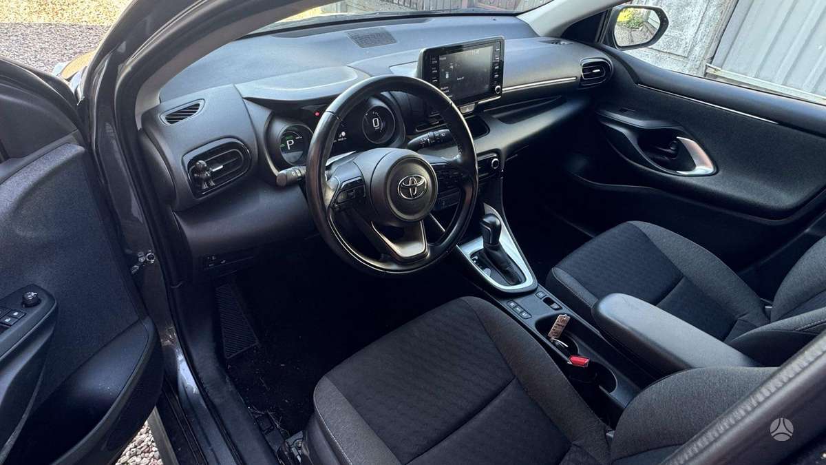 Toyota Yaris - 10