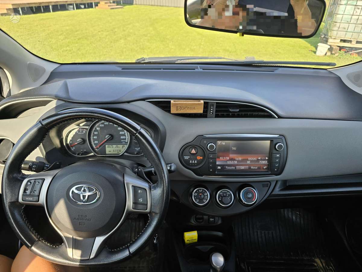 Toyota Yaris - 7
