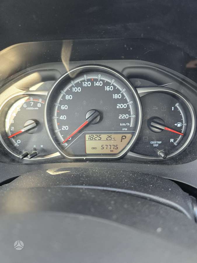 Toyota Yaris - 8