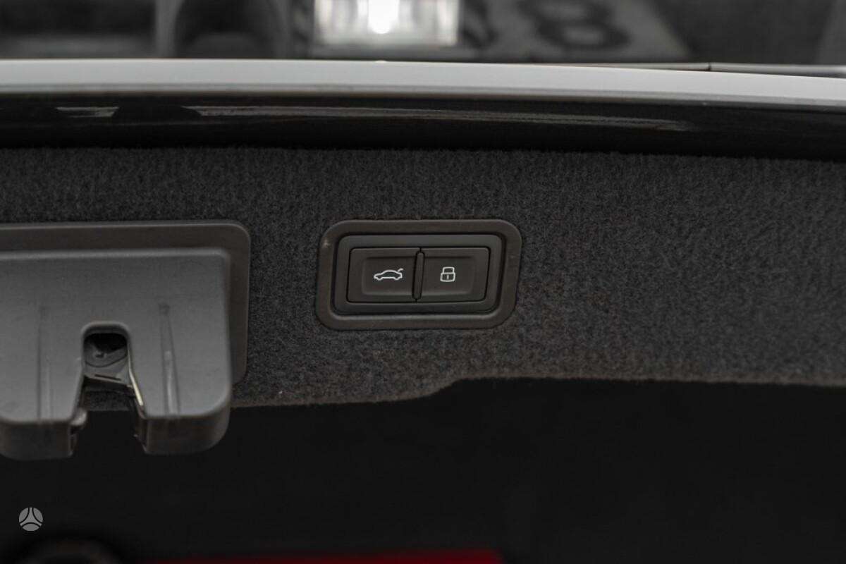 Audi A8 L, 3.0 l., Седан