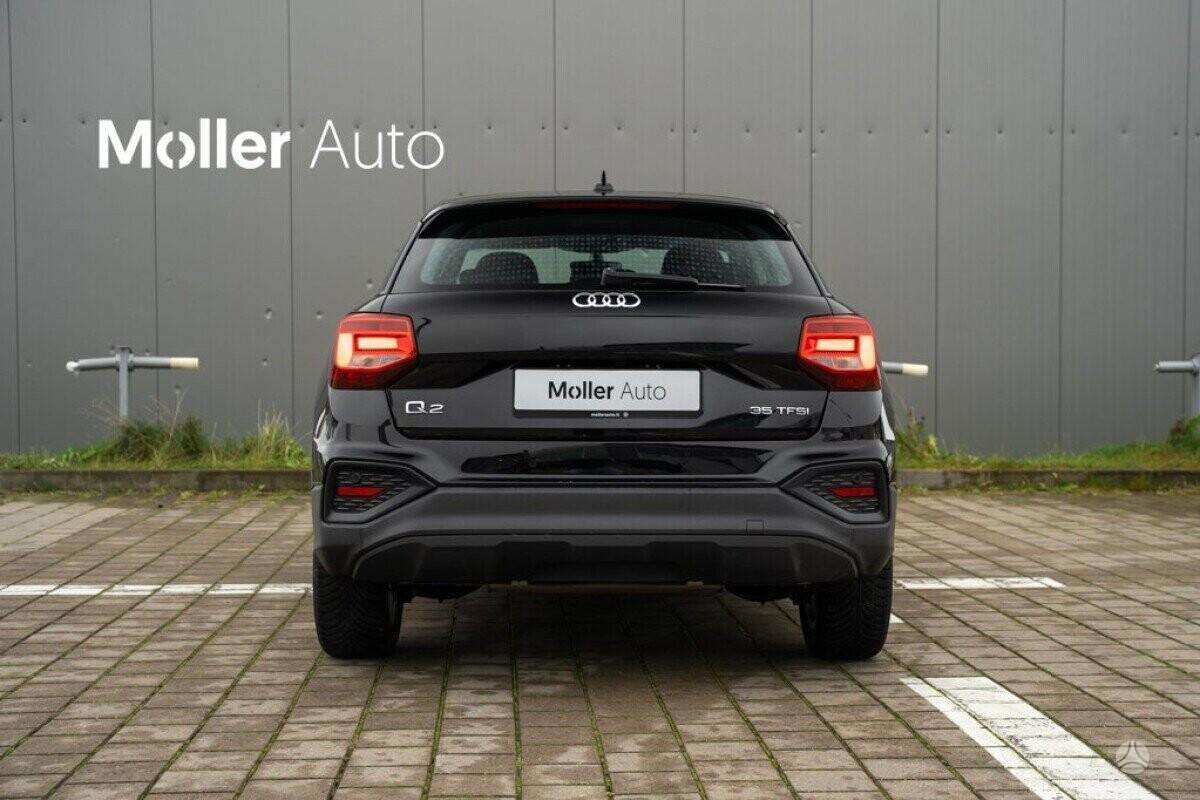 Audi Q2, 1.5 l., off-road / crossover