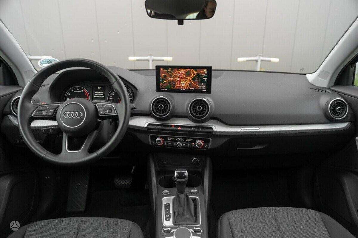Audi Q2, 1.5 l., off-road / crossover