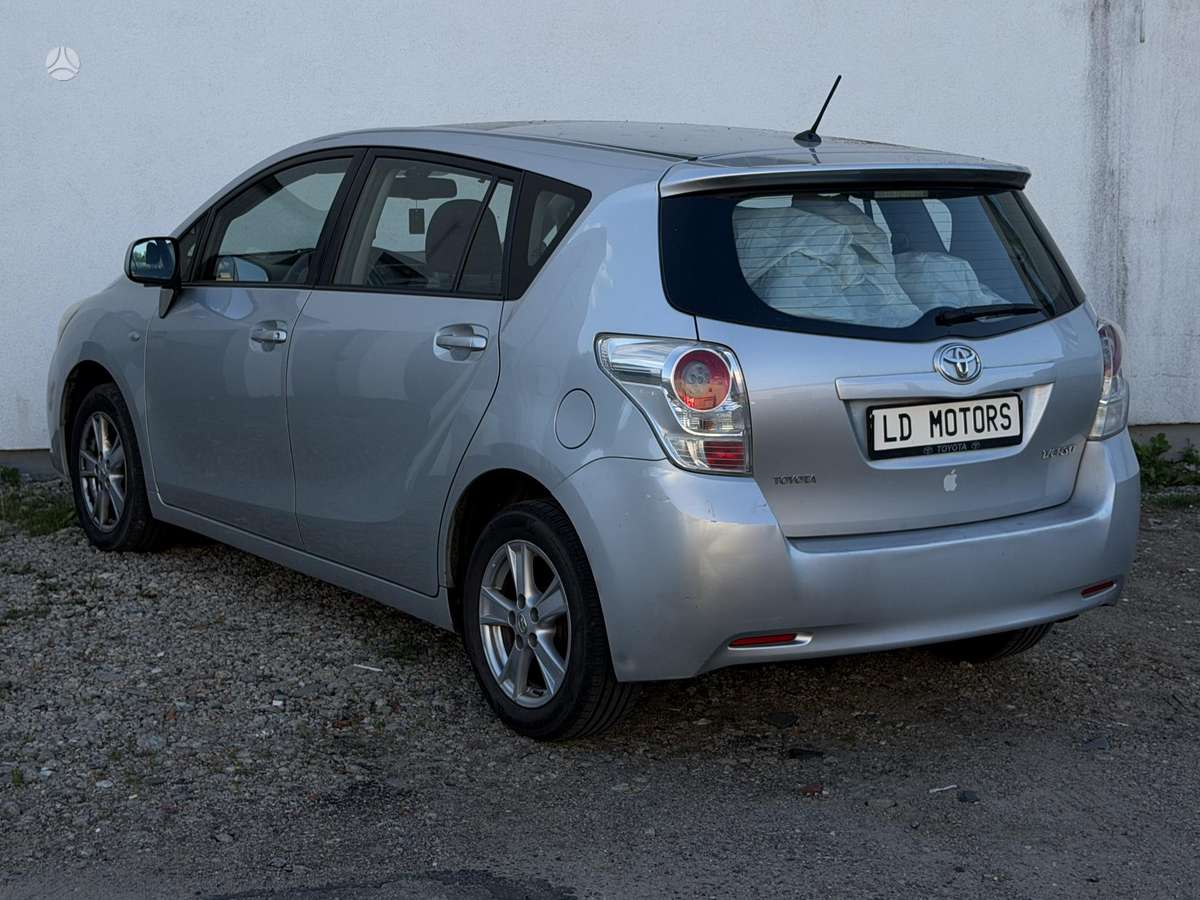 Toyota Corolla Verso - 2