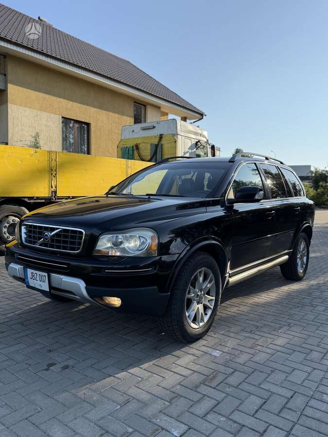 Volvo XC90 - 1