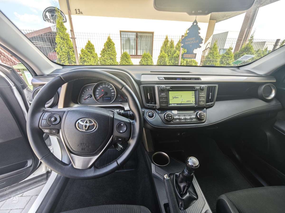 Toyota RAV4 - 7