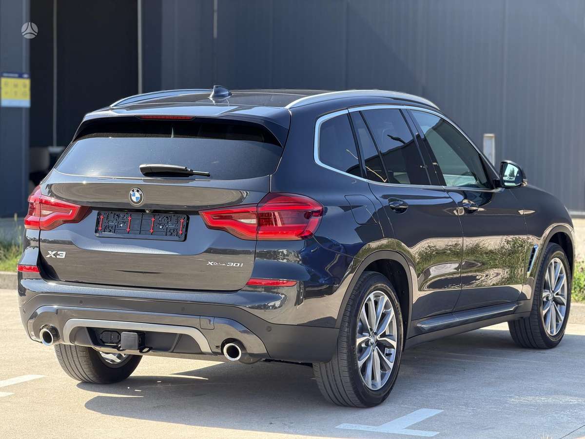 BMW X3, 2.0 l., off-road / crossover