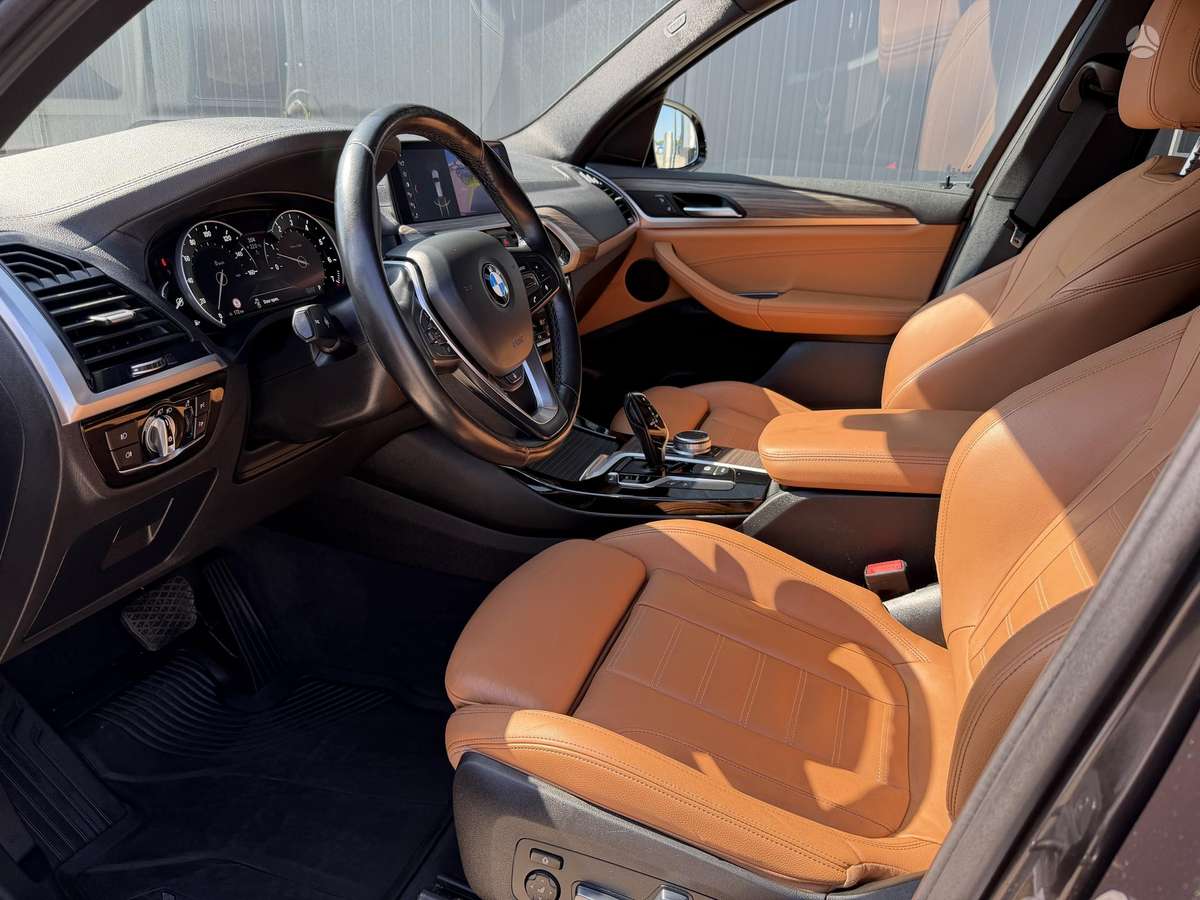 BMW X3, 2.0 l., off-road / crossover