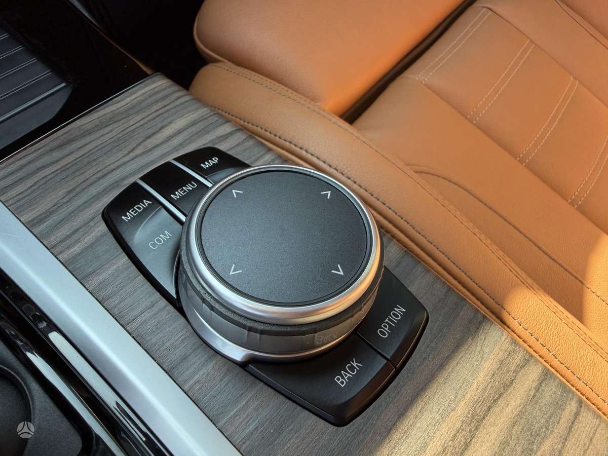 BMW X3, 2.0 l., off-road / crossover
