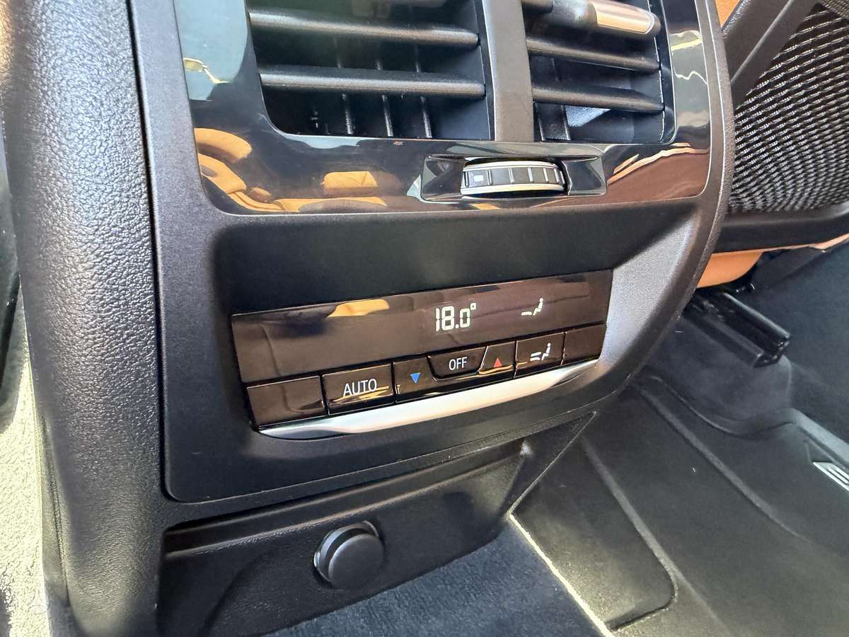 BMW X3, 2.0 l., off-road / crossover