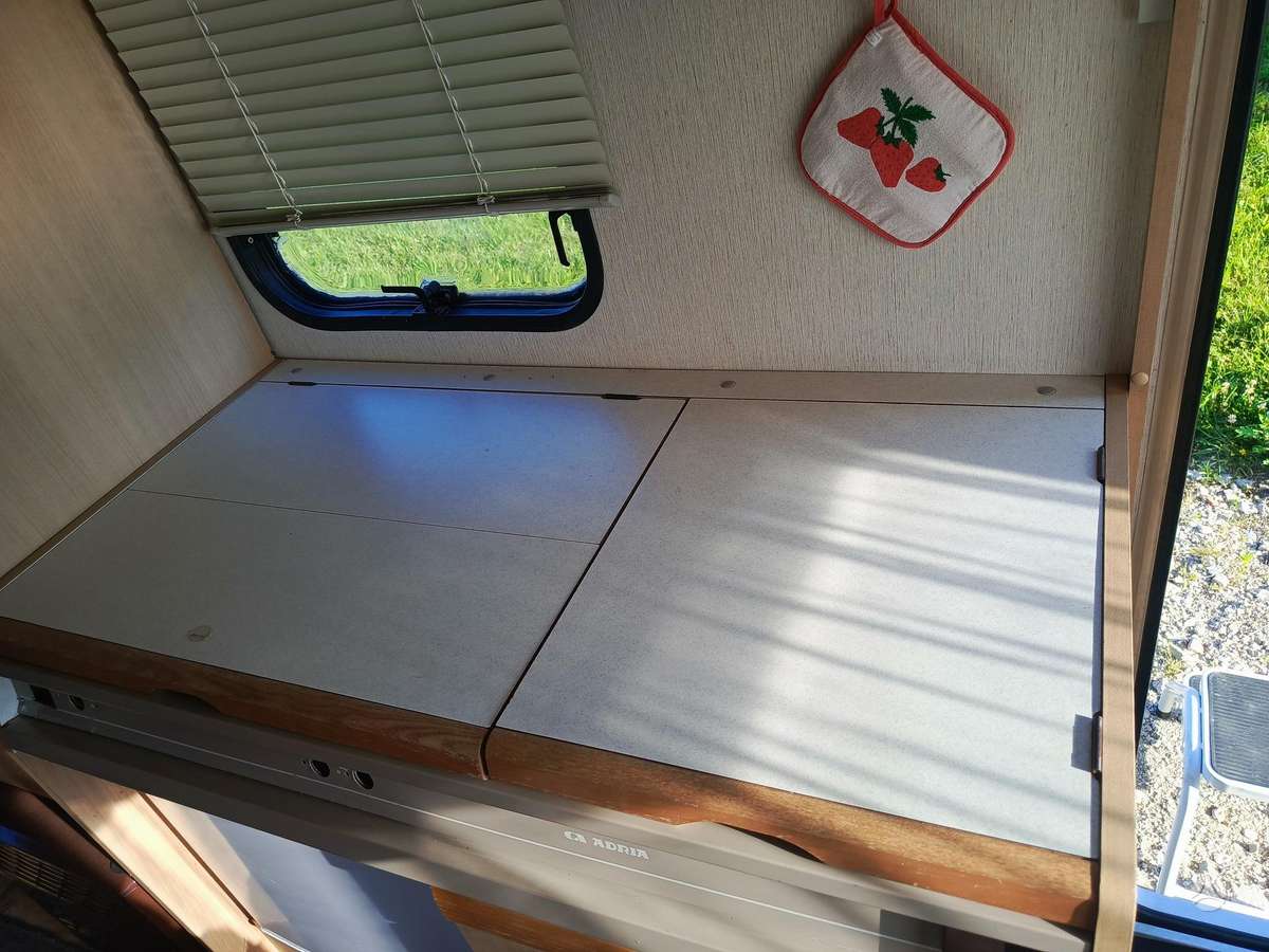 Knaus ADRIA 430, kemperis