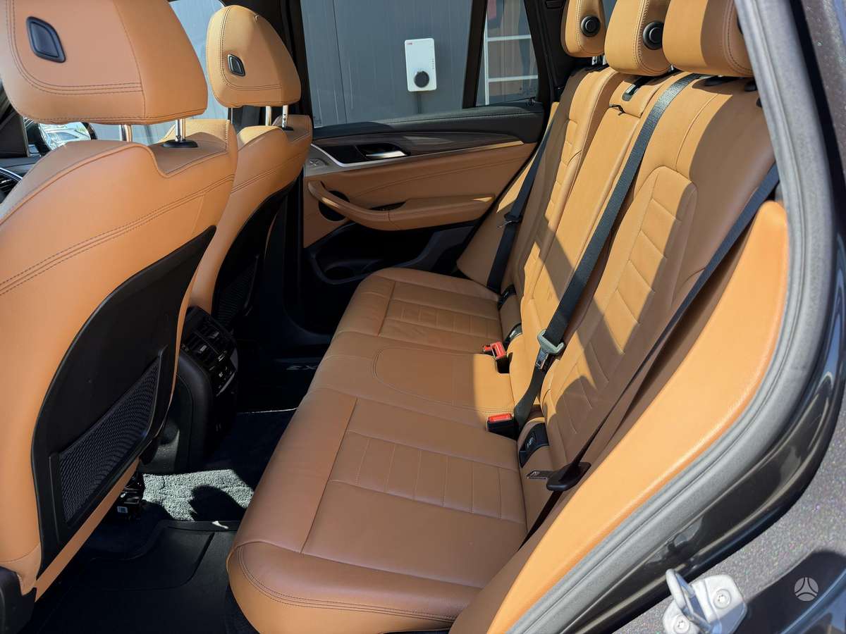BMW X3, 2.0 l., off-road / crossover